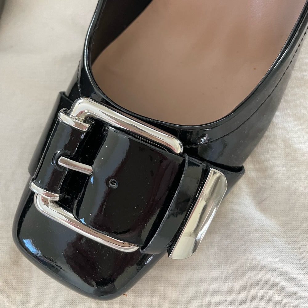 TAHARI Guardian Black Patent Leather Heeled Shoes Size 10, maybe worn once
